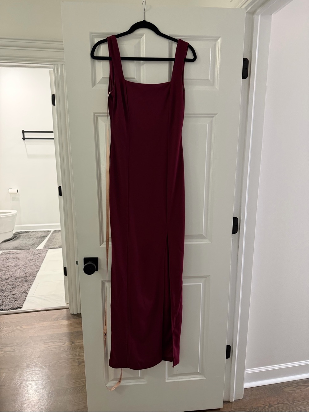 Lulus - Women's Sleeveless Maxi Dress in Burgundy